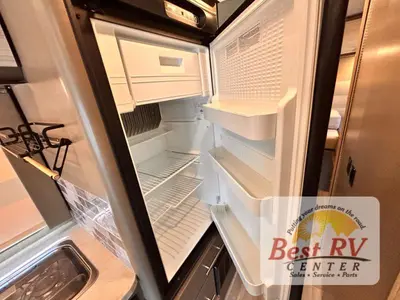 2018 Thor Motor Coach Compass photo 32