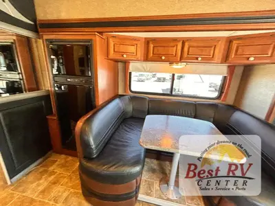 2013 Thor Motor Coach Outlaw photo 9