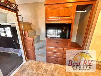 2013 Thor Motor Coach Outlaw photo 39