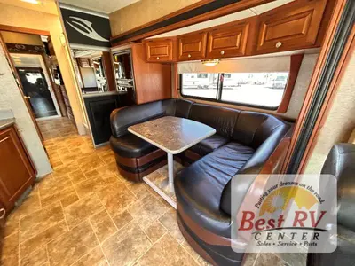 2013 Thor Motor Coach Outlaw photo 16