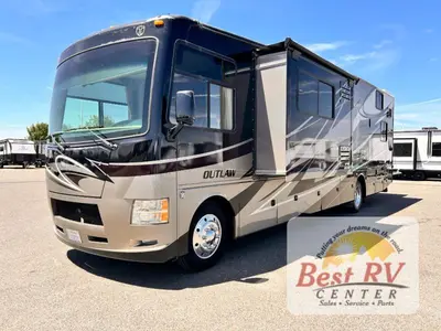 2013 Thor Motor Coach Outlaw photo 8