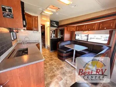 2013 Thor Motor Coach Outlaw photo 13