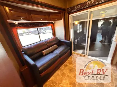2013 Thor Motor Coach Outlaw photo 31