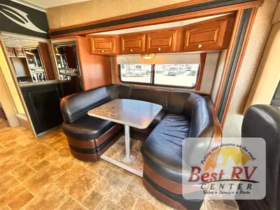 2013 Thor Motor Coach Outlaw photo 15