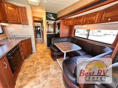 2013 Thor Motor Coach Outlaw photo 17