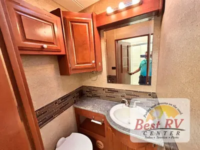 2013 Thor Motor Coach Outlaw photo 26