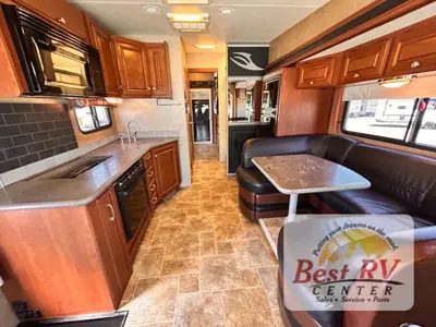 2013 Thor Motor Coach Outlaw photo 18