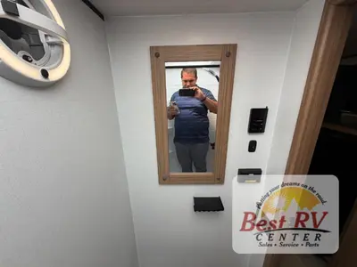 2027 Keystone Reign photo 48