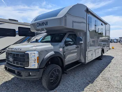2027 Thor Motor Coach Omni photo 4