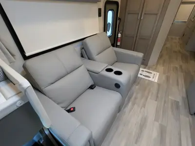 2027 Thor Motor Coach Omni photo 36