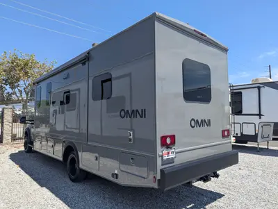 2027 Thor Motor Coach Omni photo 15