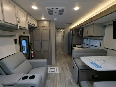2027 Thor Motor Coach Omni photo 34