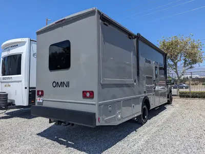 2027 Thor Motor Coach Omni photo 18