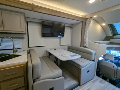 2027 Thor Motor Coach Omni photo 40