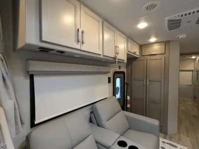 2027 Thor Motor Coach Omni photo 37