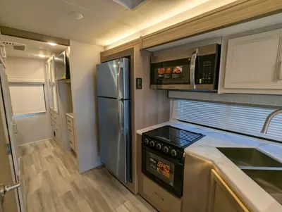 2027 Thor Motor Coach Omni photo 43