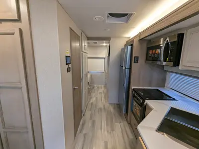 2027 Thor Motor Coach Omni photo 38