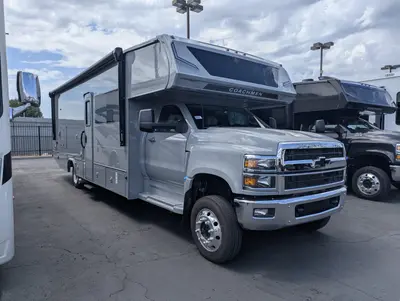 New 2027 Coachmen Entourage 330DS