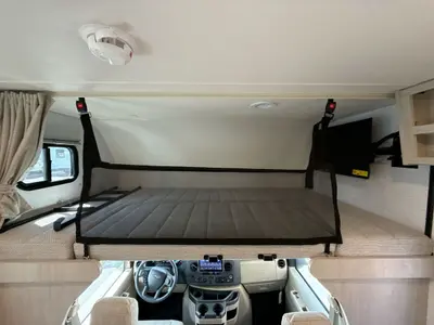 2027 Winnebago Suncruiser photo 46