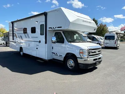 2027 Winnebago Suncruiser photo 3