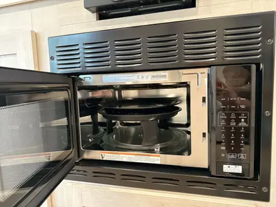 2027 Winnebago Suncruiser photo 36