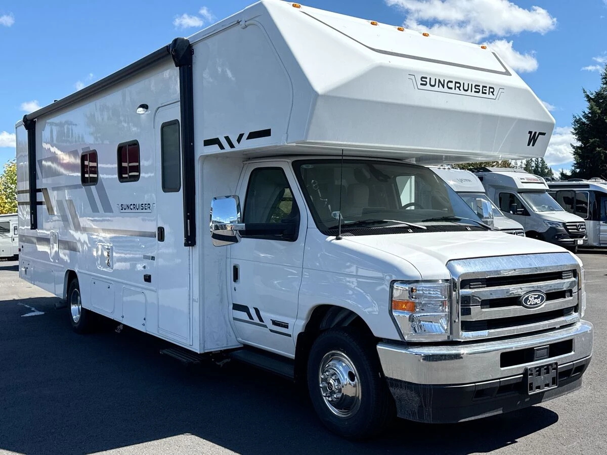2027 Winnebago Suncruiser exterior