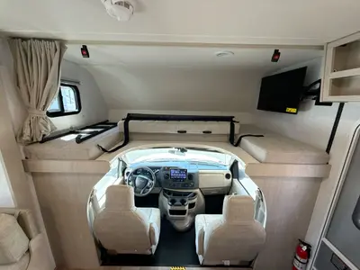 2027 Winnebago Suncruiser photo 45