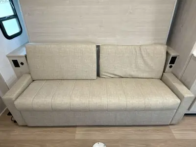 2027 Winnebago Suncruiser photo 29