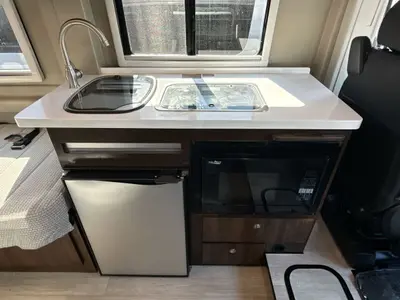 2020 Winnebago Travato photo 33