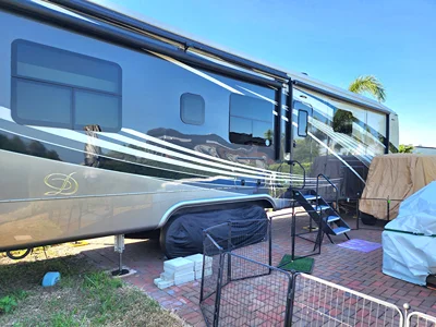 2021 DRV MOBILE SUITES photo 4