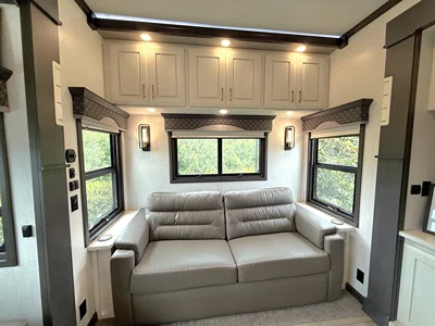 2021 DRV MOBILE SUITES photo 12