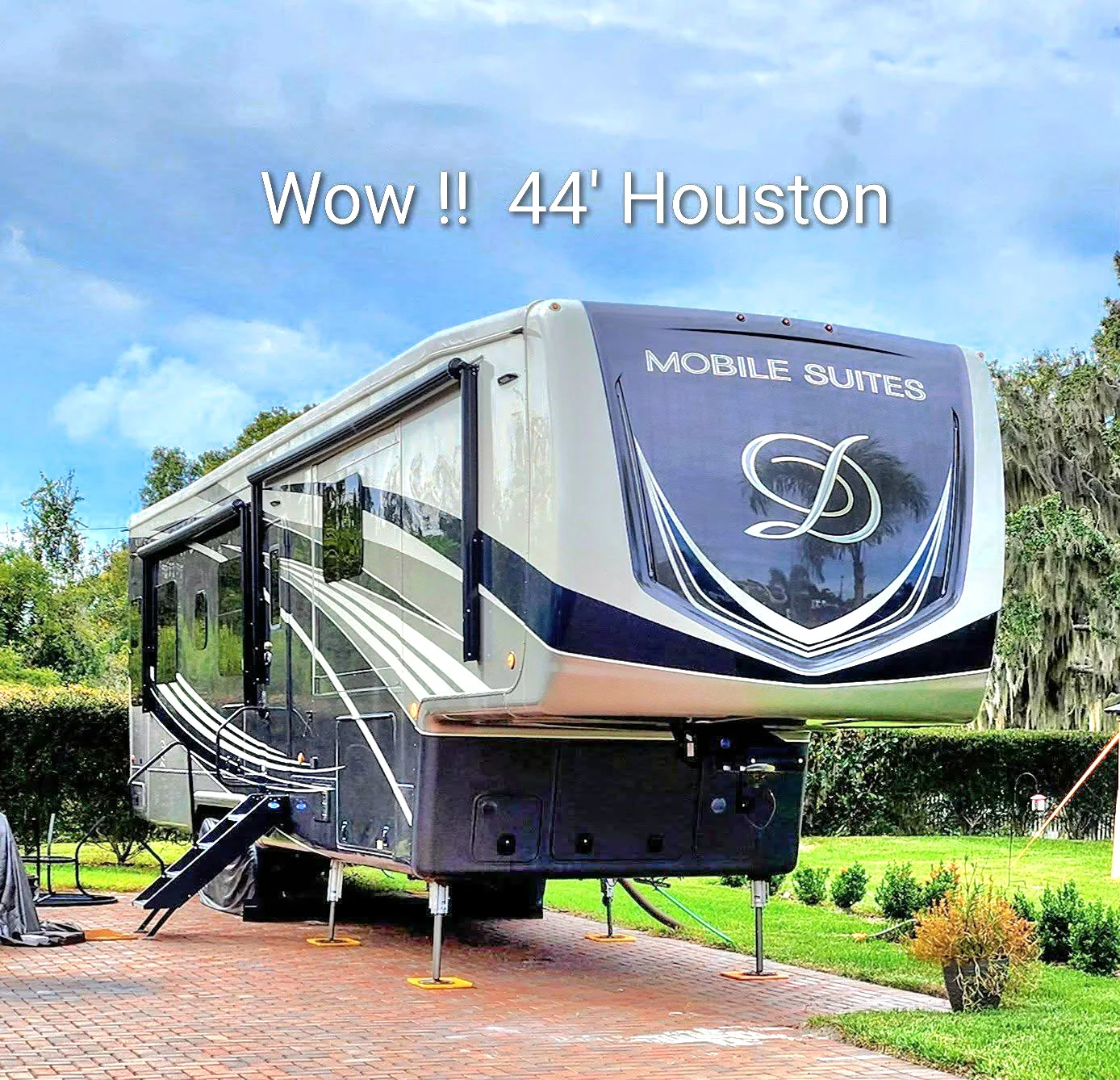 2021 DRV MOBILE SUITES exterior