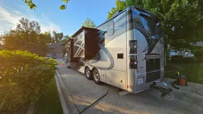 2016 THOR MOTOR COACH TUSCANY photo 3