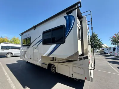 2019 Thor Motor Coach Freedom Elite photo 6