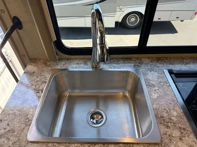 2019 Thor Motor Coach Freedom Elite photo 29