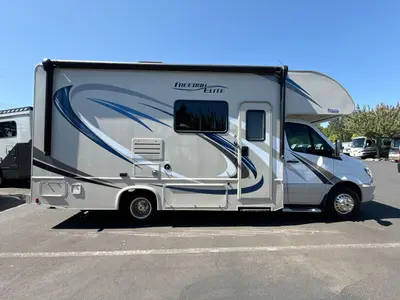 2019 Thor Motor Coach Freedom Elite photo 10