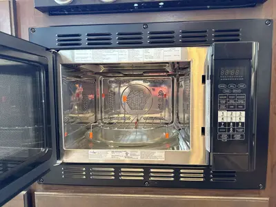 2019 Thor Motor Coach Freedom Elite photo 27