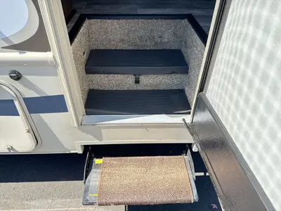 2019 Thor Motor Coach Freedom Elite photo 14