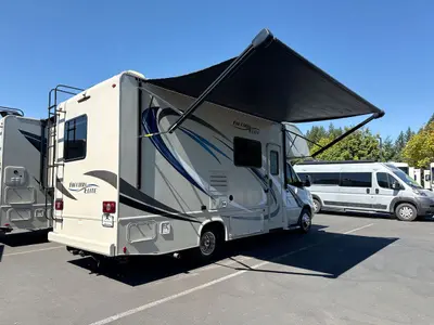 2019 Thor Motor Coach Freedom Elite photo 13