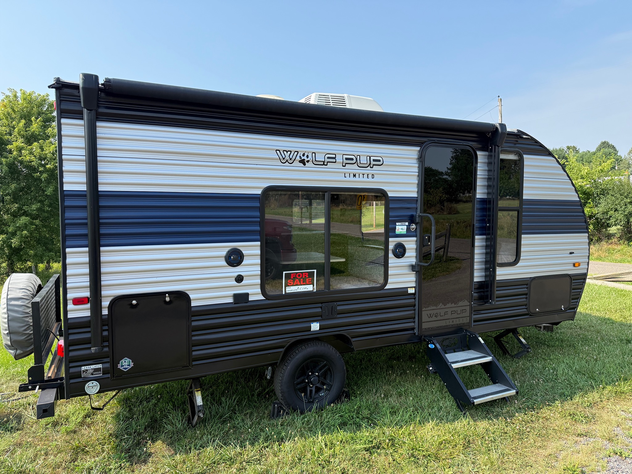 2022 FOREST RIVER CHEROKEE WOLF PUP exterior