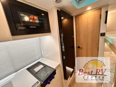 2027 Winnebago Micro Minnie photo 32