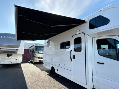 2027 Renegade Villagio photo 13
