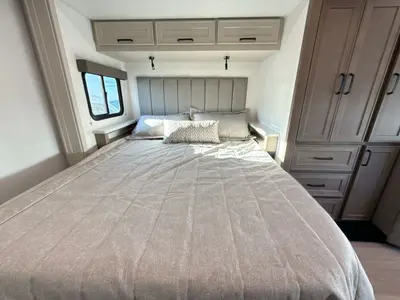 2027 Renegade Villagio photo 40