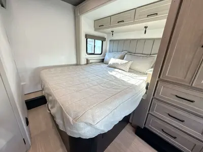 2027 Renegade Villagio photo 41