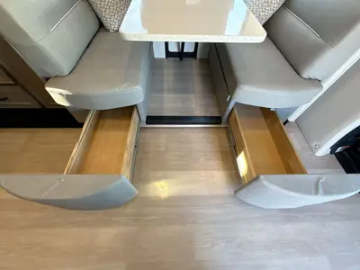 2027 Renegade Villagio photo 47