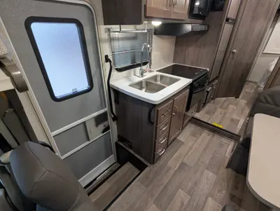 2022 Winnebago Minnie Winnie photo 12