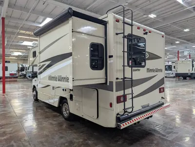 2022 Winnebago Minnie Winnie photo 5