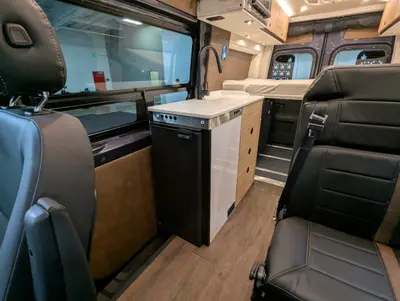 2027 Storyteller Overland Darkmode photo 26