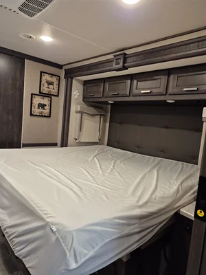 2023 THOR MOTOR COACH CHALLENGER photo 29