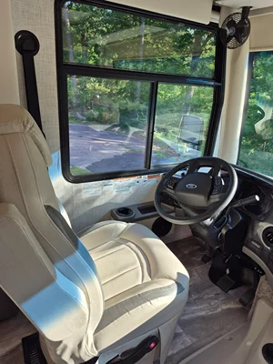 2023 THOR MOTOR COACH CHALLENGER photo 11